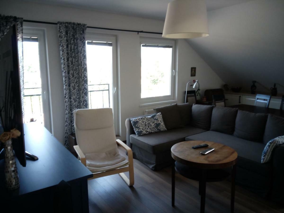 Walnut Apartment With Sauna And Pond Топольчани Экстерьер фото
